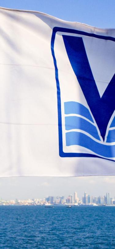 VROON flag in Singapore during passage on Vos Sound Apr 2012 bewerkt